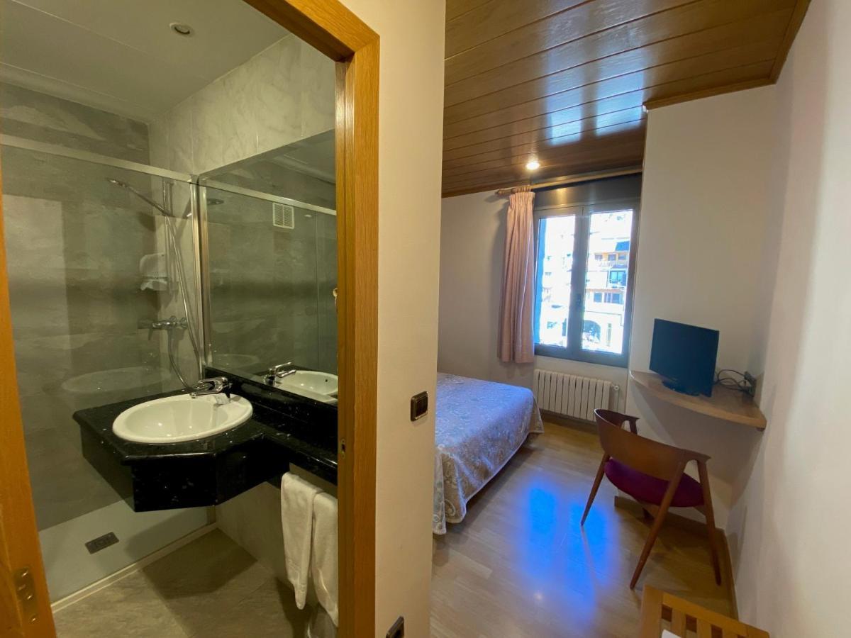 Hotel Sant Antoni Рибес де Фресер Екстериор снимка