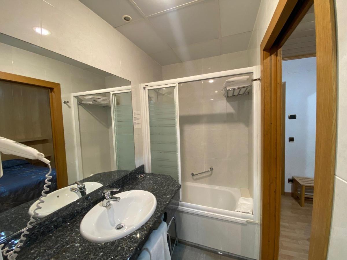 Hotel Sant Antoni Рибес де Фресер Екстериор снимка