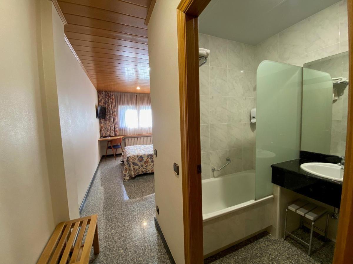 Hotel Sant Antoni Рибес де Фресер Екстериор снимка