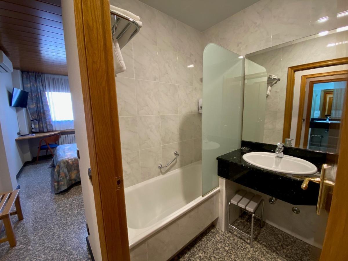 Hotel Sant Antoni Рибес де Фресер Екстериор снимка