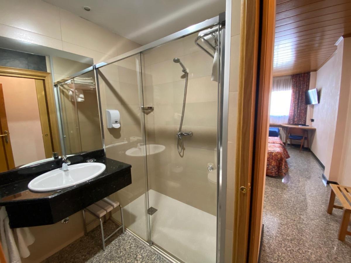 Hotel Sant Antoni Рибес де Фресер Екстериор снимка