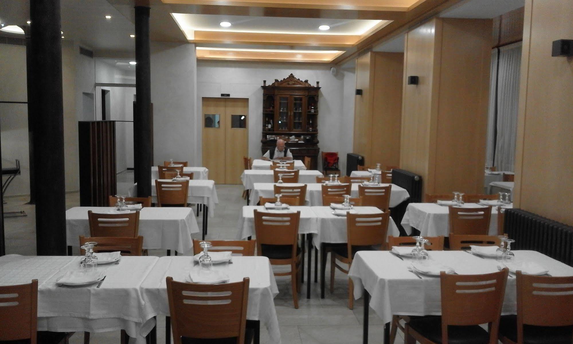 Hotel Sant Antoni Рибес де Фресер Екстериор снимка
